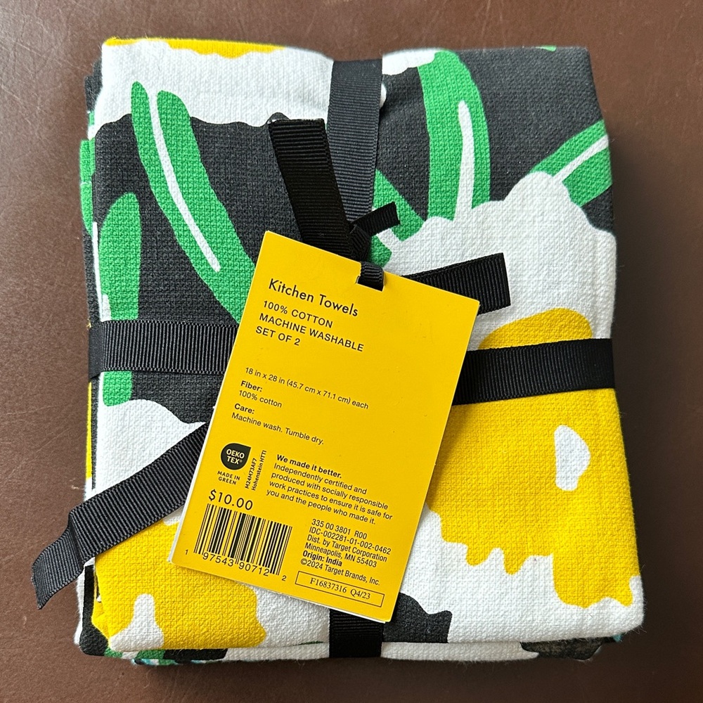 DVF x Target Yellow and Green Kitchen Towels - Picture 3 of 5